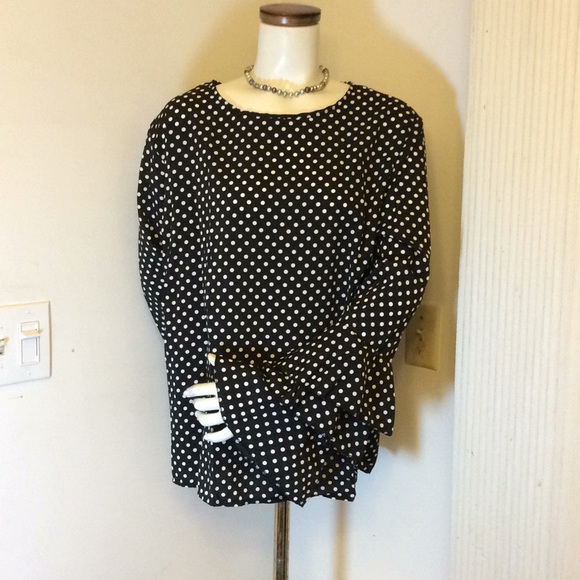 NWOT BLACK WITH WHITE POLKADOT TOP - Picture 4 of 5